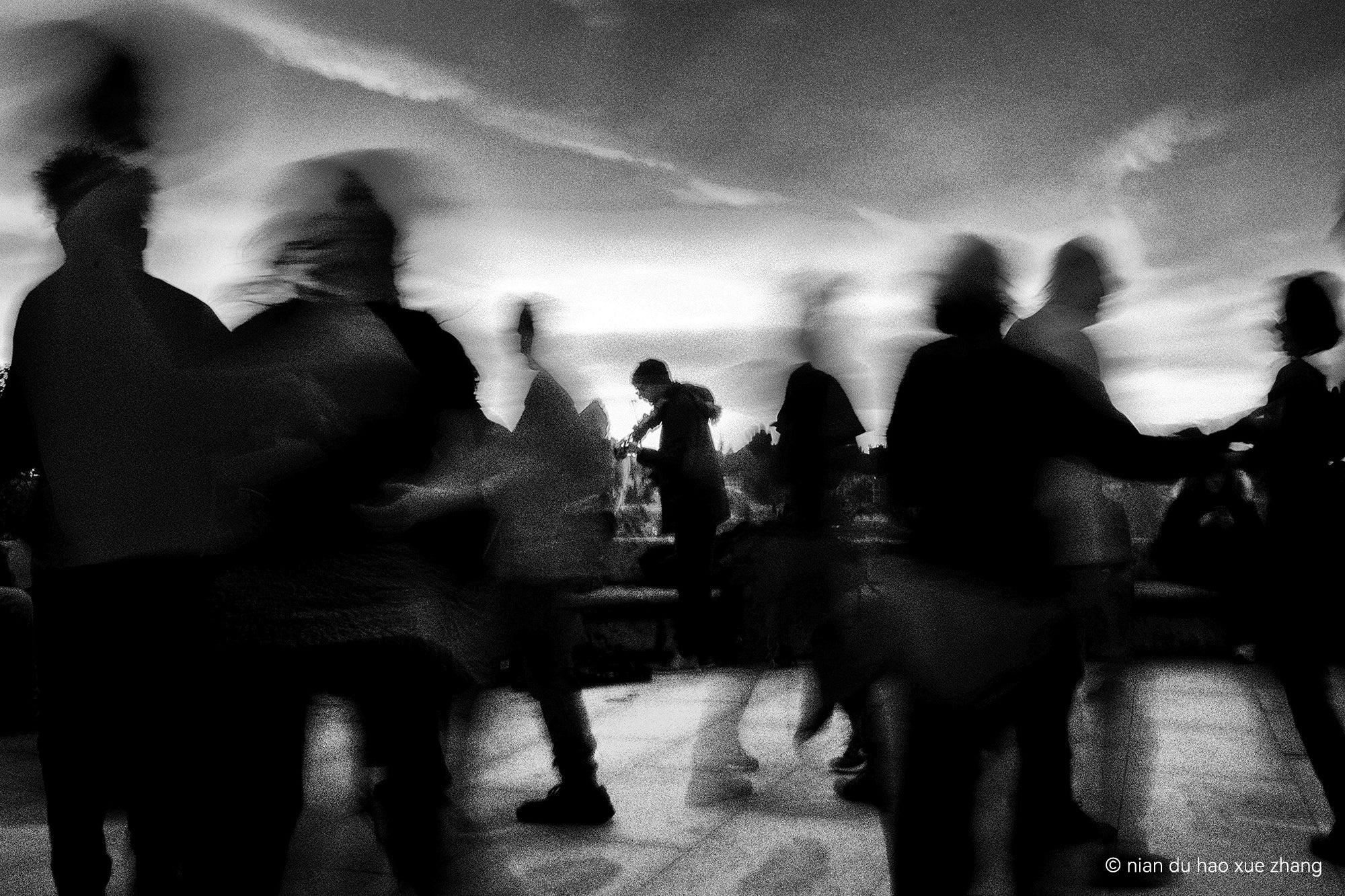 Photo captured using Artizlab Classic 35mm lens, showing natural color rendering with film-like texture and atmospheric depth