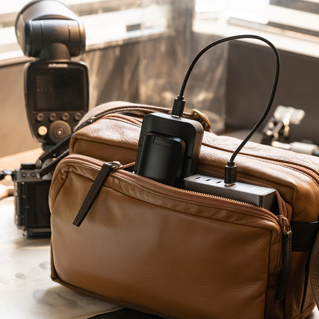 iwata battery charger for Profoto usb-c power bank charging storage